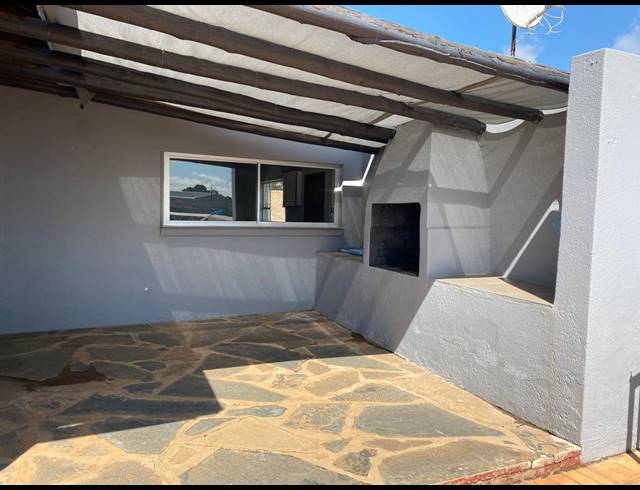 1,000M² INVESTMENT FOR SALE IN BENONI NORTH